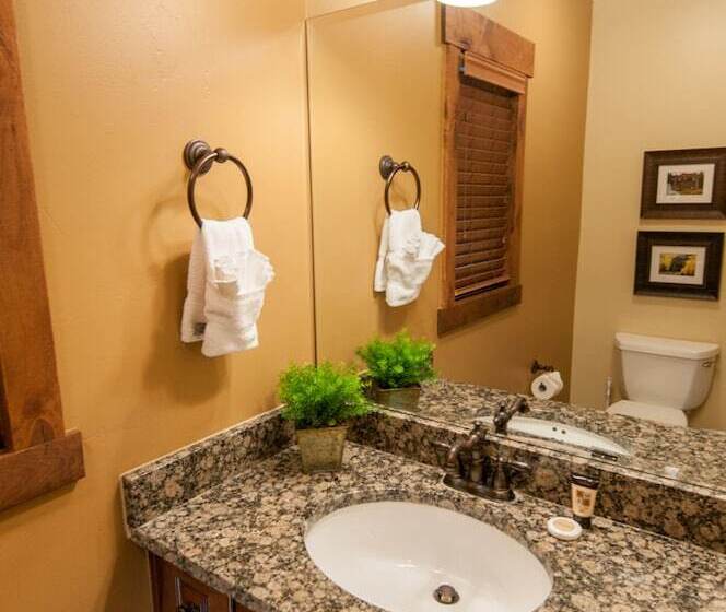 Norfolk Retreat By Avantstay Luxurious Mountain Home W/ Hot Tub