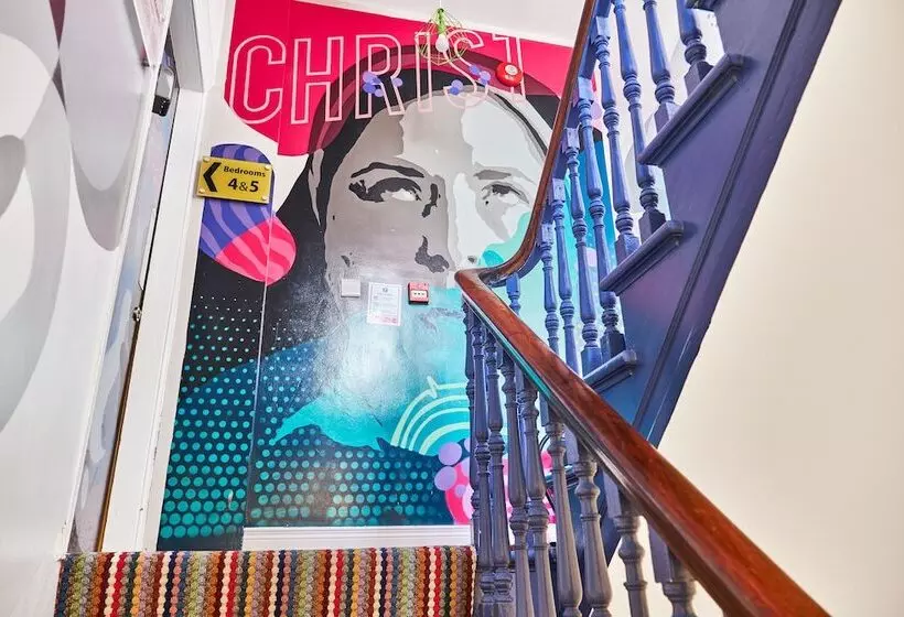 Majatalo Forty Four North