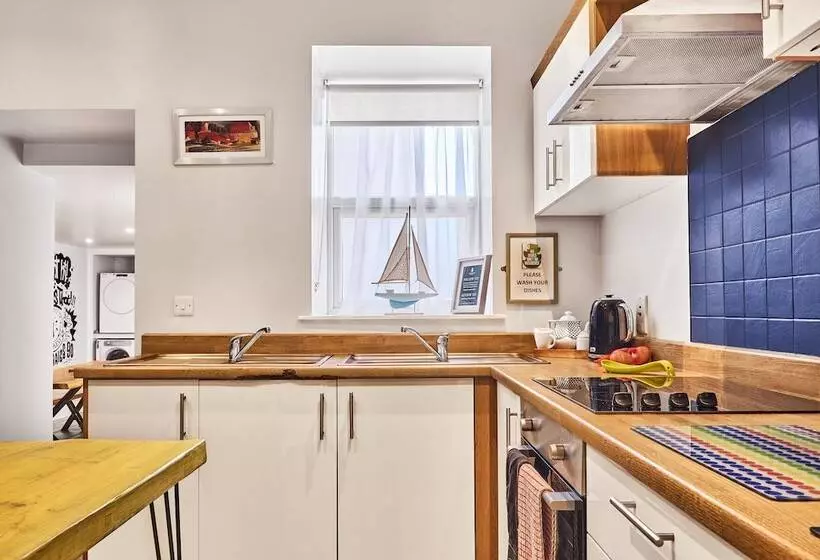 Majatalo Forty Four North