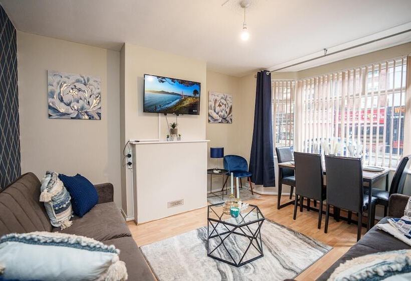 פנסיון Hucknall House