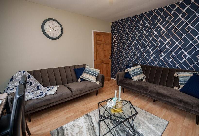 פנסיון Hucknall House