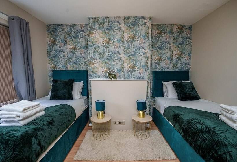 פנסיון Hucknall House