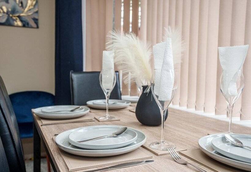 פנסיון Hucknall House