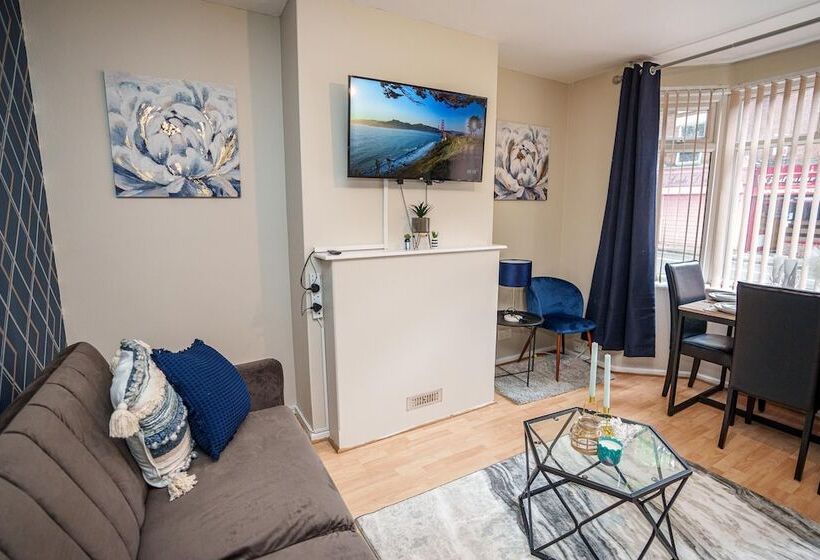 פנסיון Hucknall House