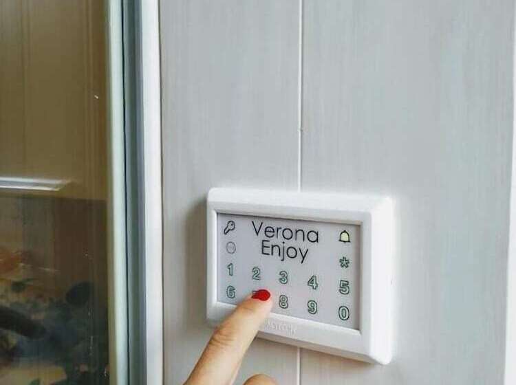 پانسیون Verona Enjoy