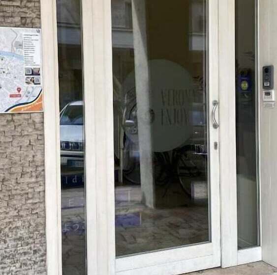 پانسیون Verona Enjoy