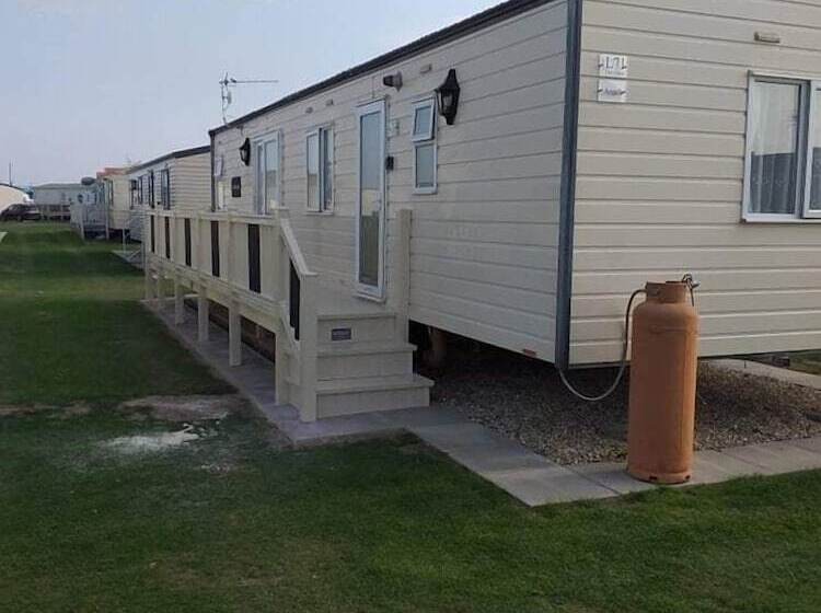 Remarkable 2 Bed Caravan In Ingoldmells