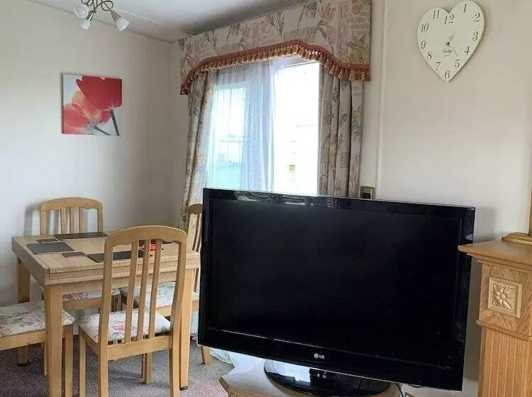 Remarkable 2 Bed Caravan In Ingoldmells