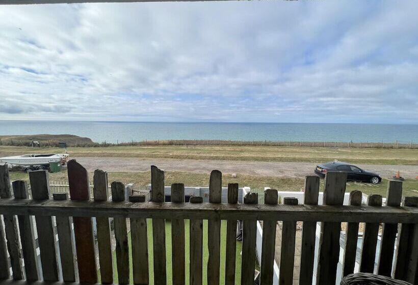 Sea Facing 2bd Terraced Home Peacehaven