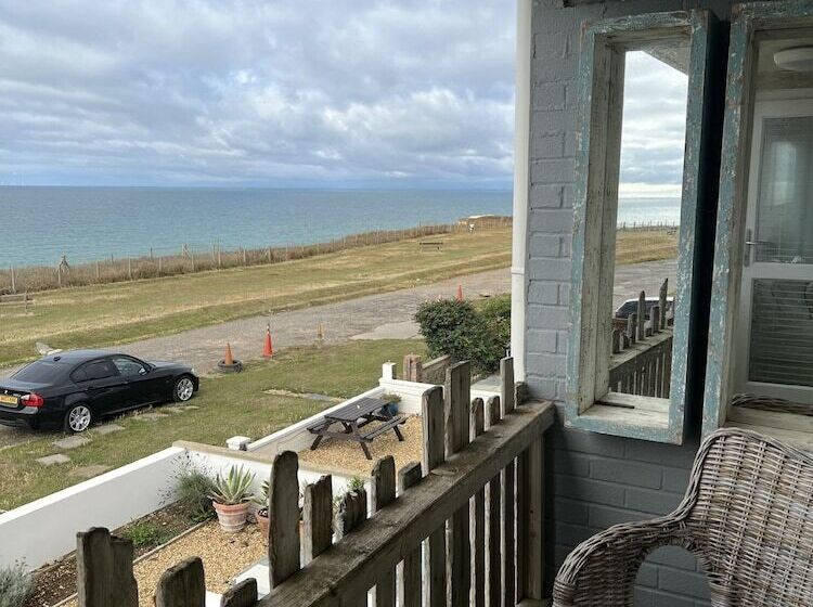 Sea Facing 2bd Terraced Home Peacehaven
