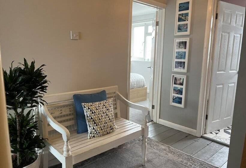 Sea Facing 2bd Terraced Home Peacehaven