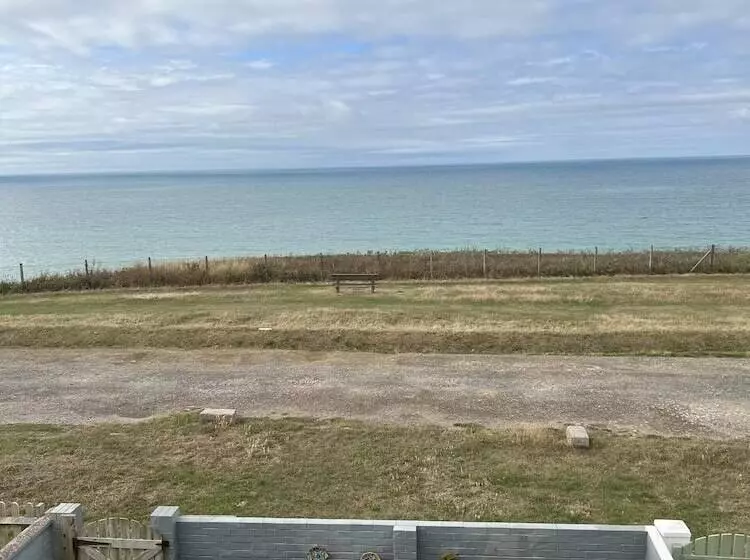 Sea Facing 2bd Terraced Home  Peacehaven