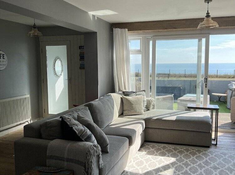 Sea Facing 2bd Terraced Home Peacehaven