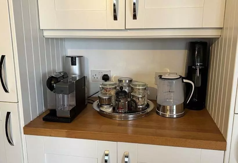Sea Facing 2bd Terraced Home  Peacehaven