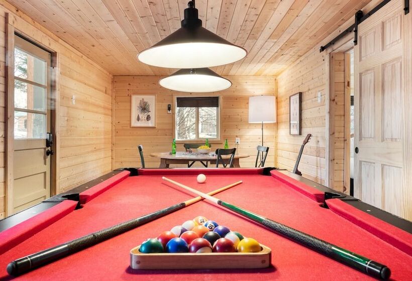 Sugar Cove By Avantstay Cabin By The River! W/ Hot Tub, Pool Table & Guest House!