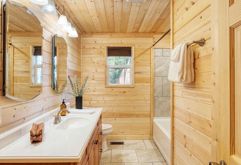Sugar Cove By Avantstay Cabin By The River! W/ Hot Tub, Pool Table & Guest House!