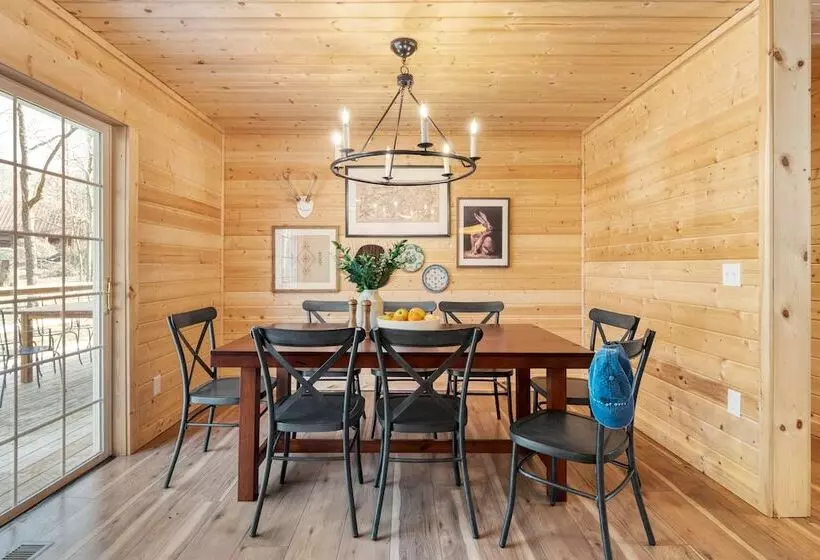 Sugar Cove By Avantstay Cabin By The River! W/ Hot Tub, Pool Table & Guest House!