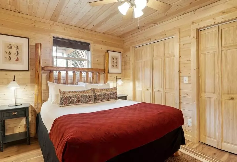 Sugar Cove By Avantstay Cabin By The River! W/ Hot Tub, Pool Table & Guest House!