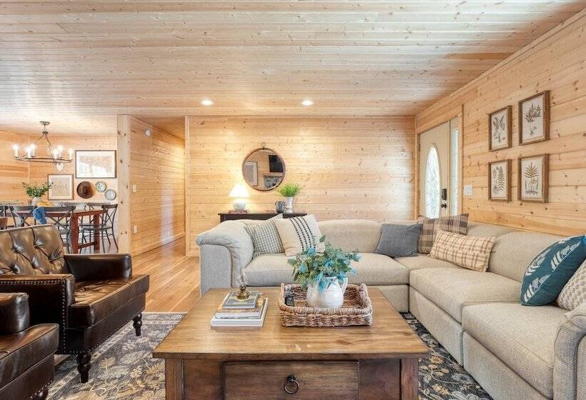 Sugar Cove By Avantstay Cabin By The River! W/ Hot Tub, Pool Table & Guest House!