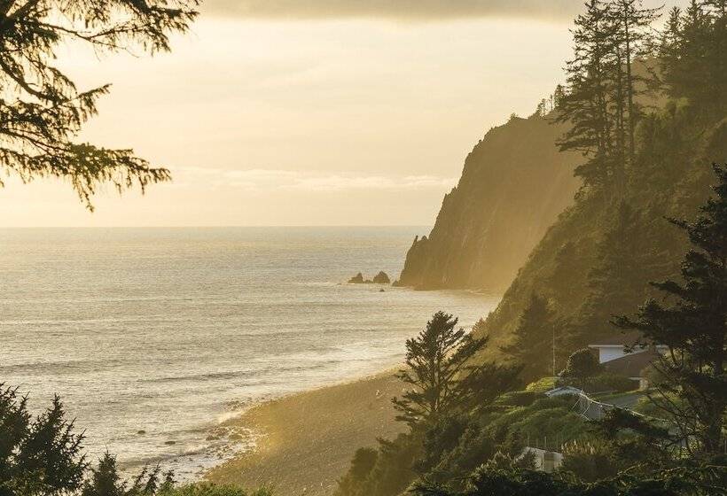 The Purcell House By Avantstay Surrounded In Lush Greenery W/ Large Yard & Ocean Views