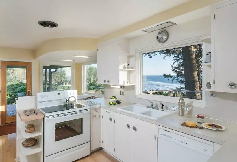 The Purcell House By Avantstay Surrounded In Lush Greenery W/ Large Yard & Ocean Views