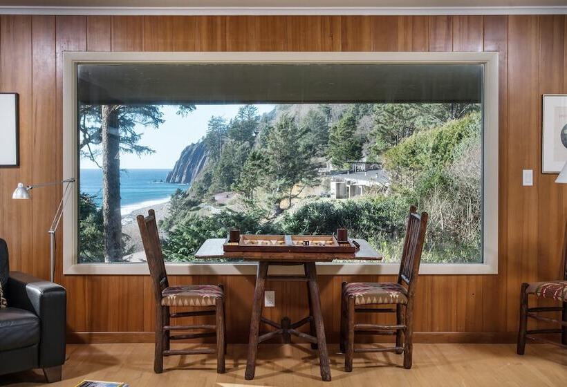 The Purcell House By Avantstay Surrounded In Lush Greenery W/ Large Yard & Ocean Views