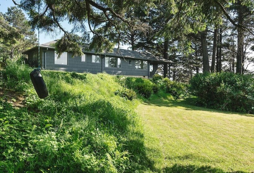 The Purcell House By Avantstay Surrounded In Lush Greenery W/ Large Yard & Ocean Views