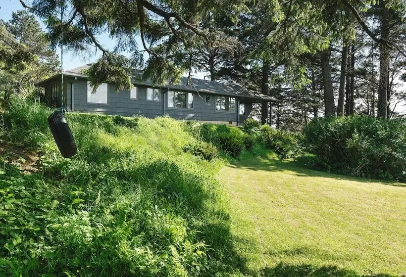 The Purcell House By Avantstay Surrounded In Lush Greenery W/ Large Yard & Ocean Views