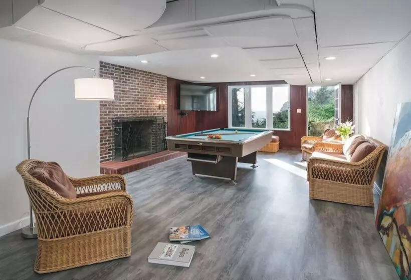 The Purcell House By Avantstay Surrounded In Lush Greenery W/ Large Yard & Ocean Views