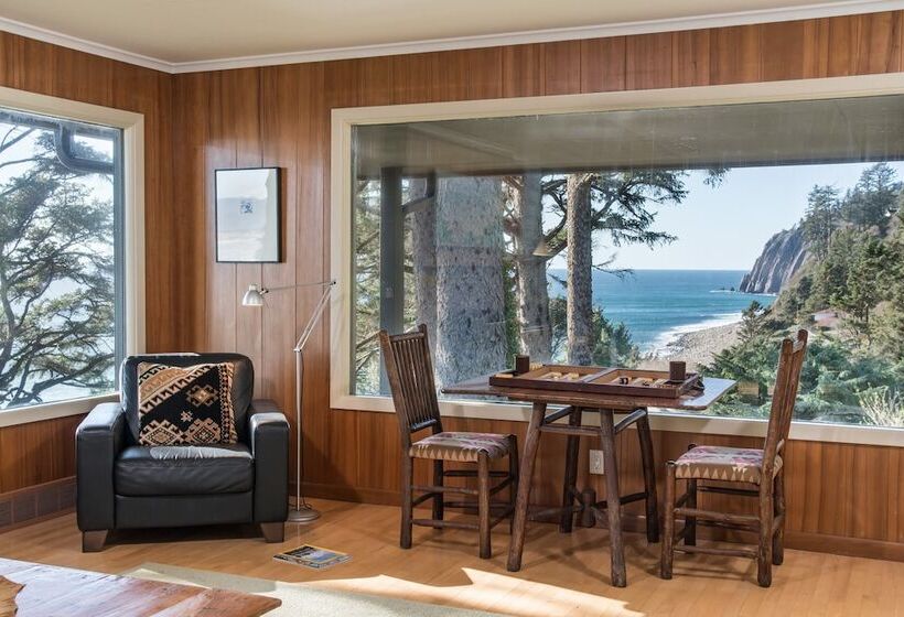 The Purcell House By Avantstay Surrounded In Lush Greenery W/ Large Yard & Ocean Views