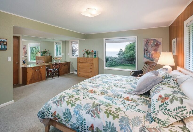 The Purcell House By Avantstay Surrounded In Lush Greenery W/ Large Yard & Ocean Views