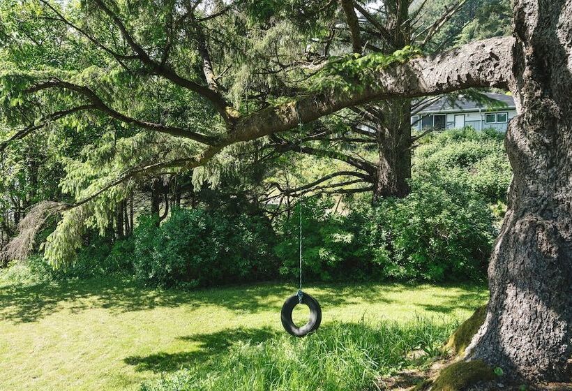 The Purcell House By Avantstay Surrounded In Lush Greenery W/ Large Yard & Ocean Views