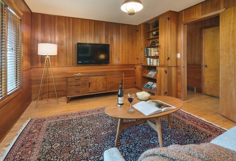 The Purcell House By Avantstay Surrounded In Lush Greenery W/ Large Yard & Ocean Views