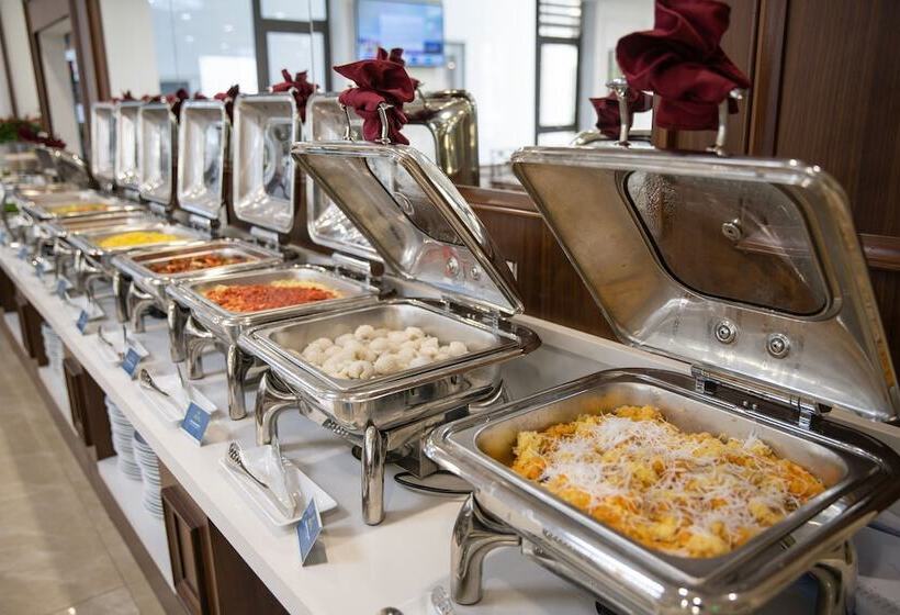 The Sail Hotel   My Khe Beach