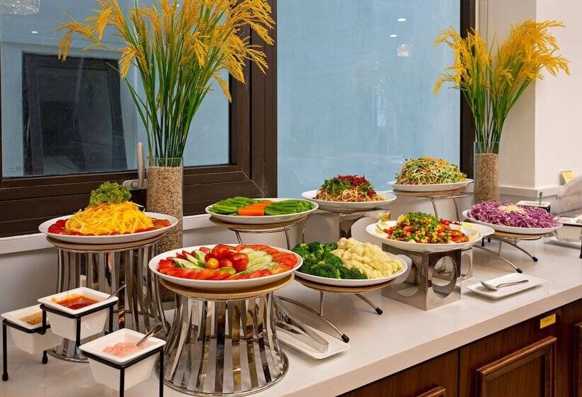 The Sail Hotel   My Khe Beach