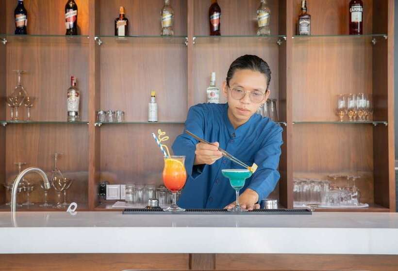 The Sail Hotel   My Khe Beach