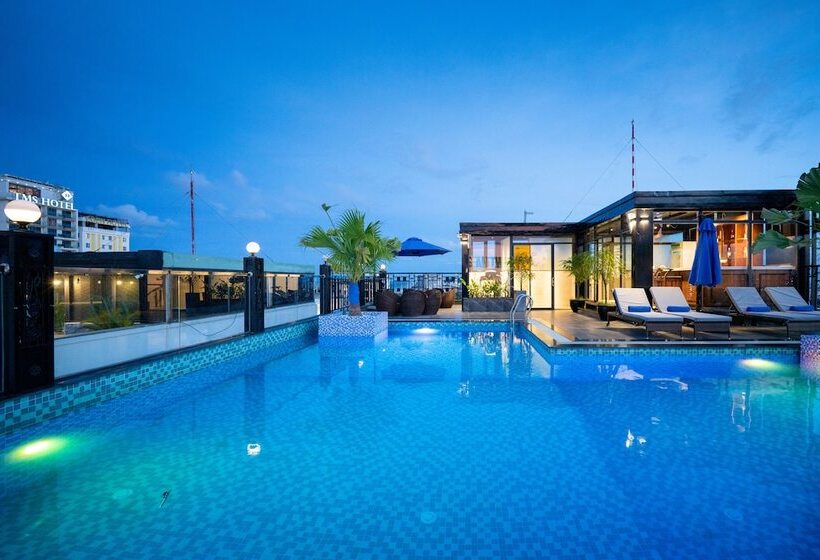 The Sail Hotel   My Khe Beach