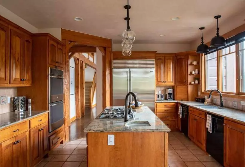 Zendo By Avantstay Serene Mountain Abode W/ Hot Tub & Views