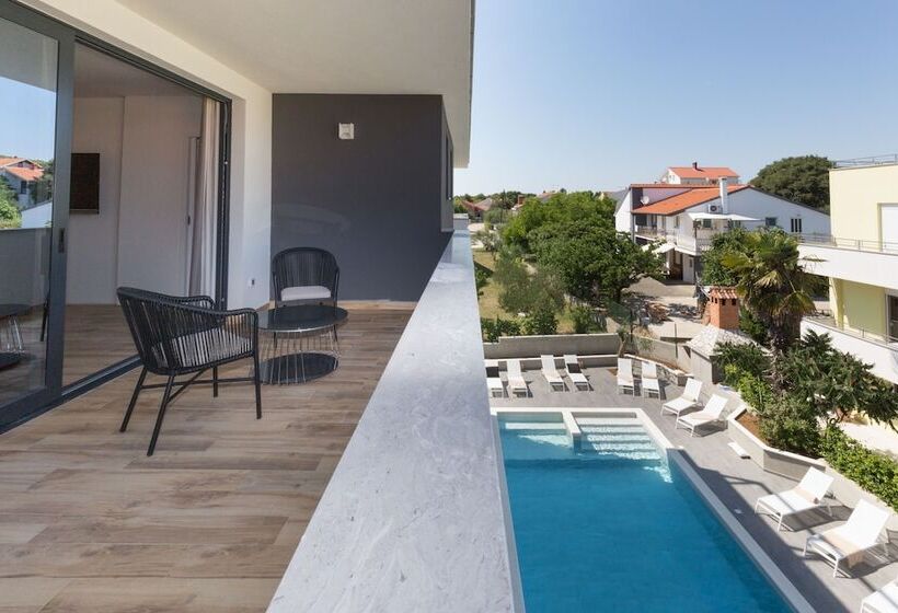 تختخواب و صبحانه Mirabilis Residence Ii