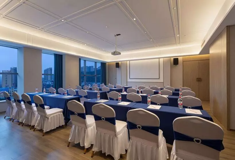 Days Hotel By Wyndham Chenzhou Beihu