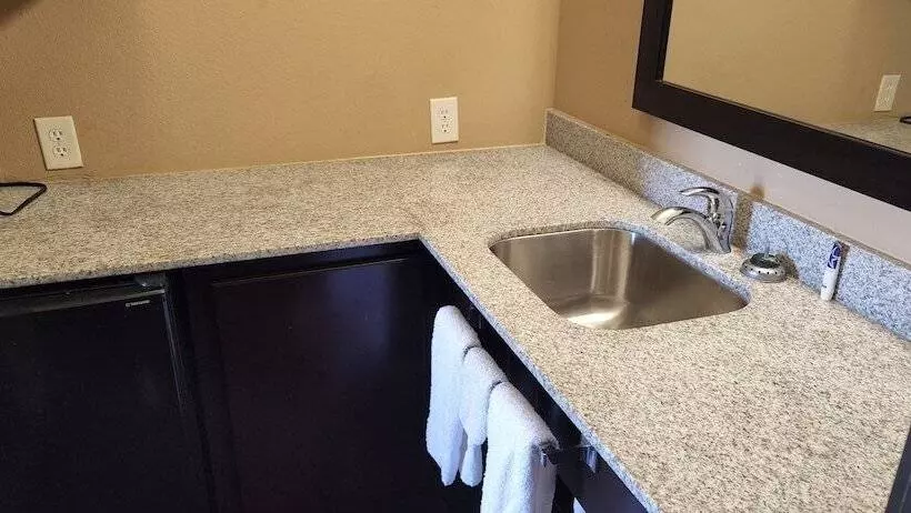 ホテル All Seasons Inn And Suites