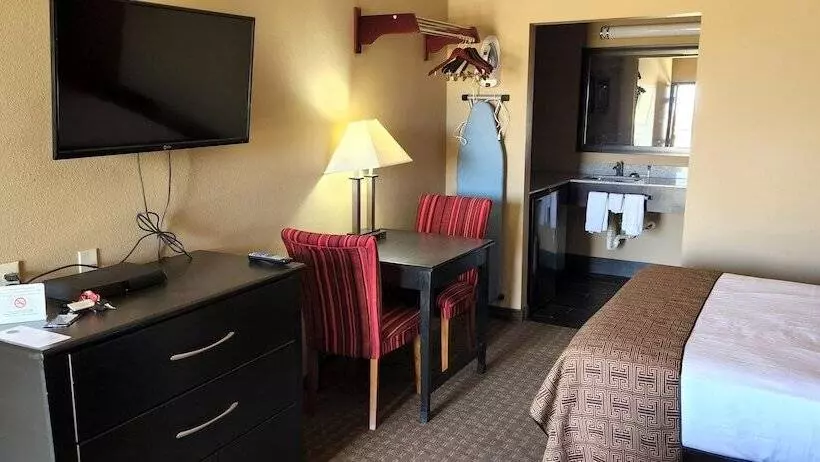ホテル All Seasons Inn And Suites