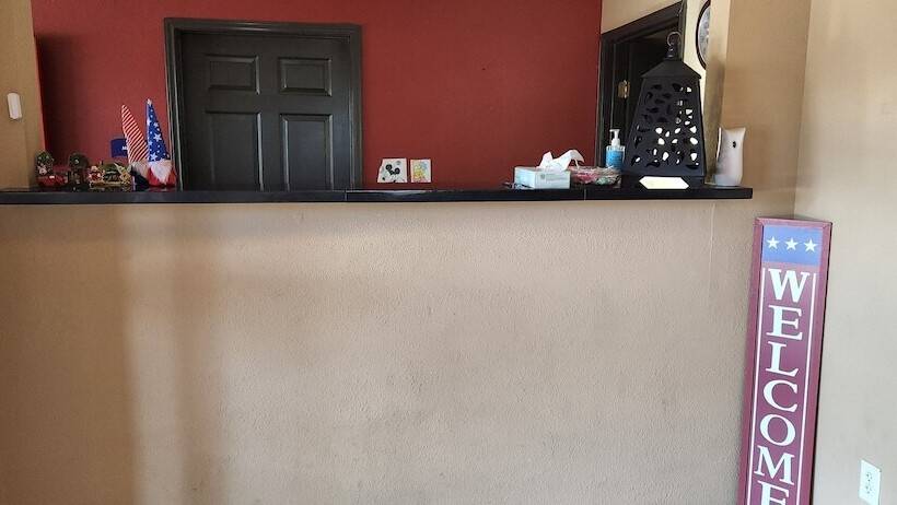 ホテル All Seasons Inn And Suites