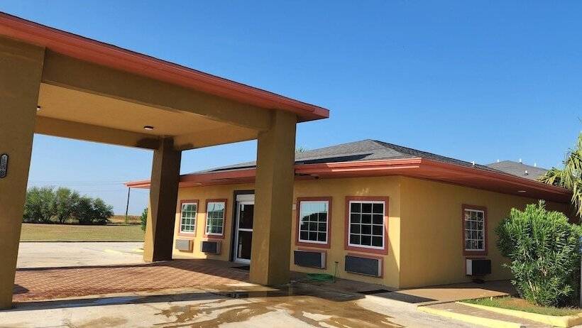 ホテル All Seasons Inn And Suites