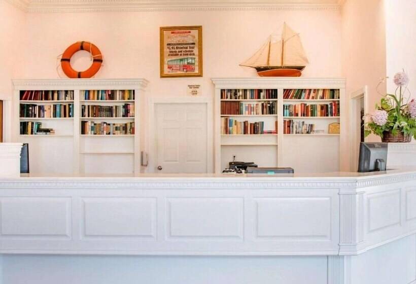 هتل Canberra Premiere Comfort