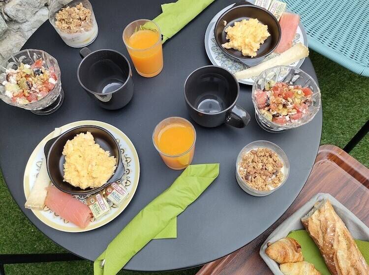 هتل Le Clos De La Chapelle