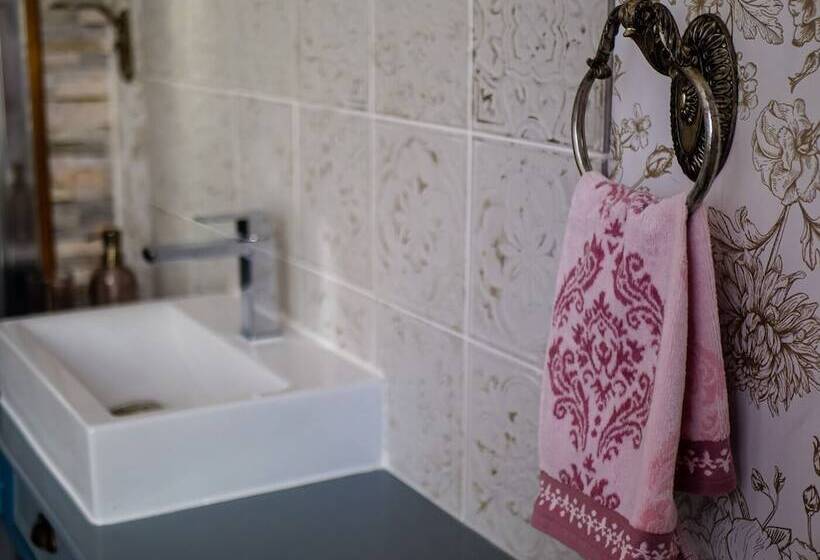 هتل Le Clos De La Chapelle