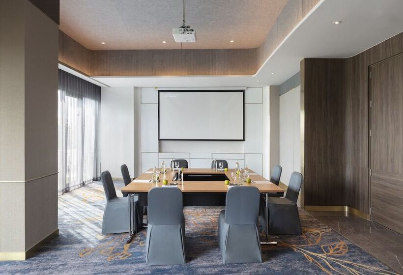 בית מלון כפרי Oakwood Suites Tiwanon Bangkok