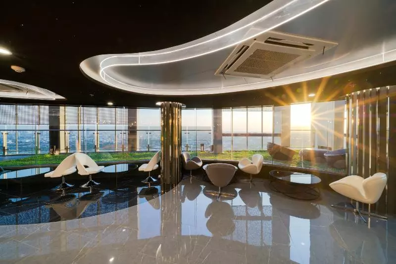 هتل Oakwood Suites Tiwanon Bangkok