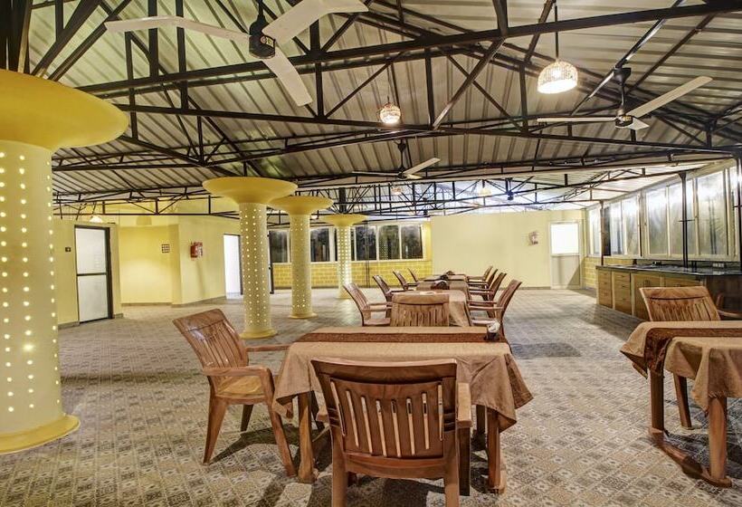 Hotel Treebo Majestic Palms, 2 Km From Colva Beach